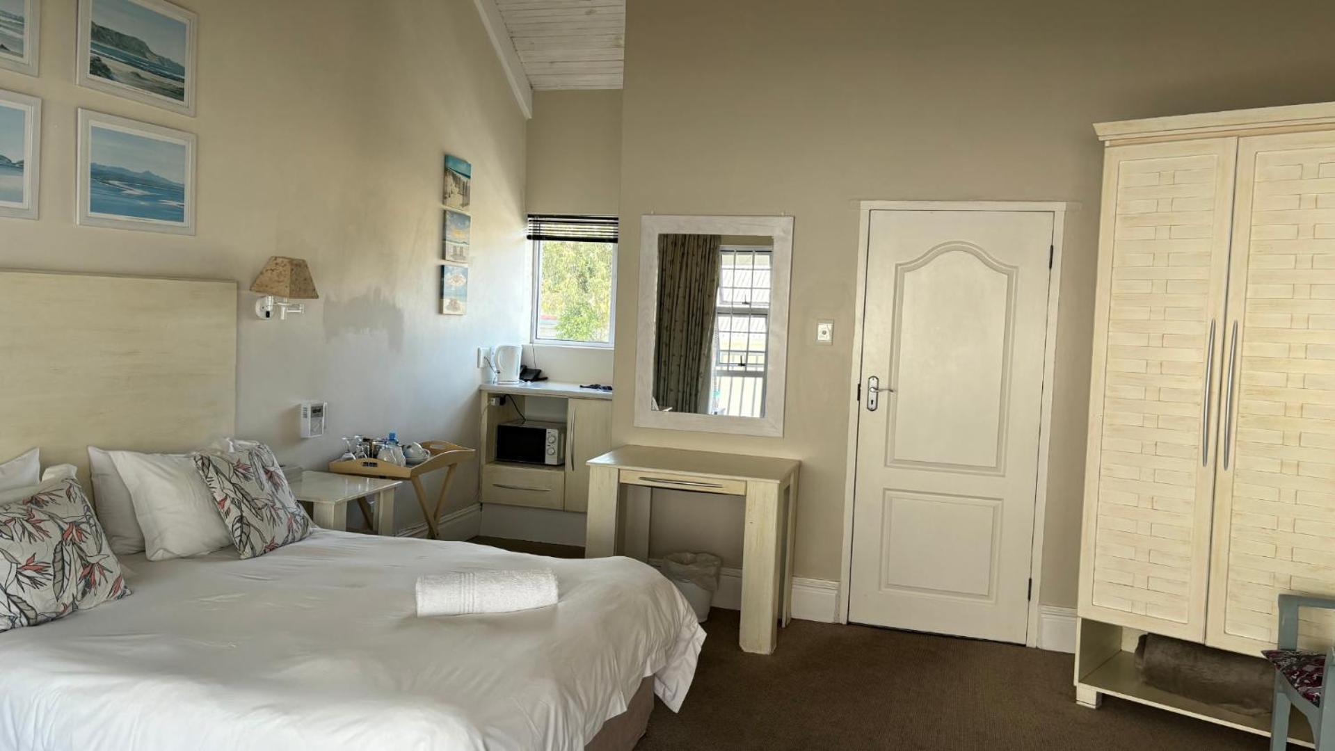 Sir Roys At The Sea Bed & Breakfast Port Elizabeth Exterior photo