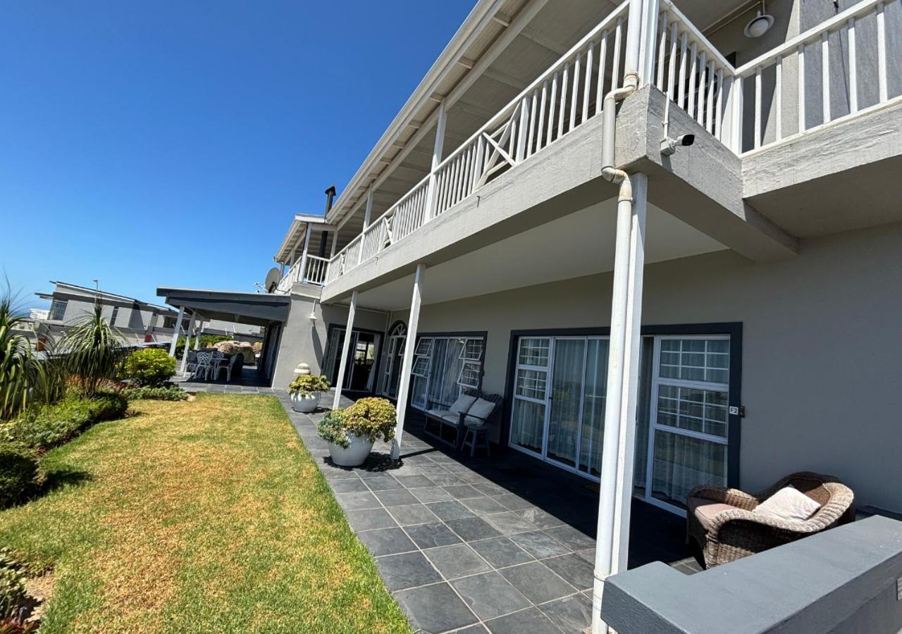 Sir Roys At The Sea Bed & Breakfast Port Elizabeth Exterior photo