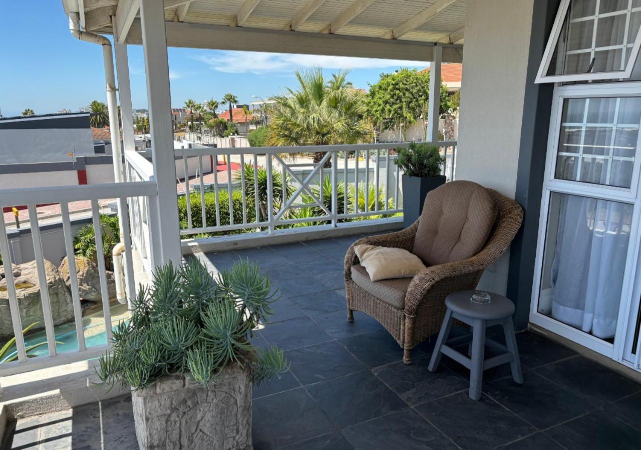 Sir Roys At The Sea Bed & Breakfast Port Elizabeth Exterior photo