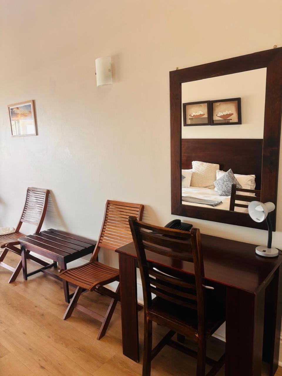 Sir Roys At The Sea Bed & Breakfast Port Elizabeth Exterior photo