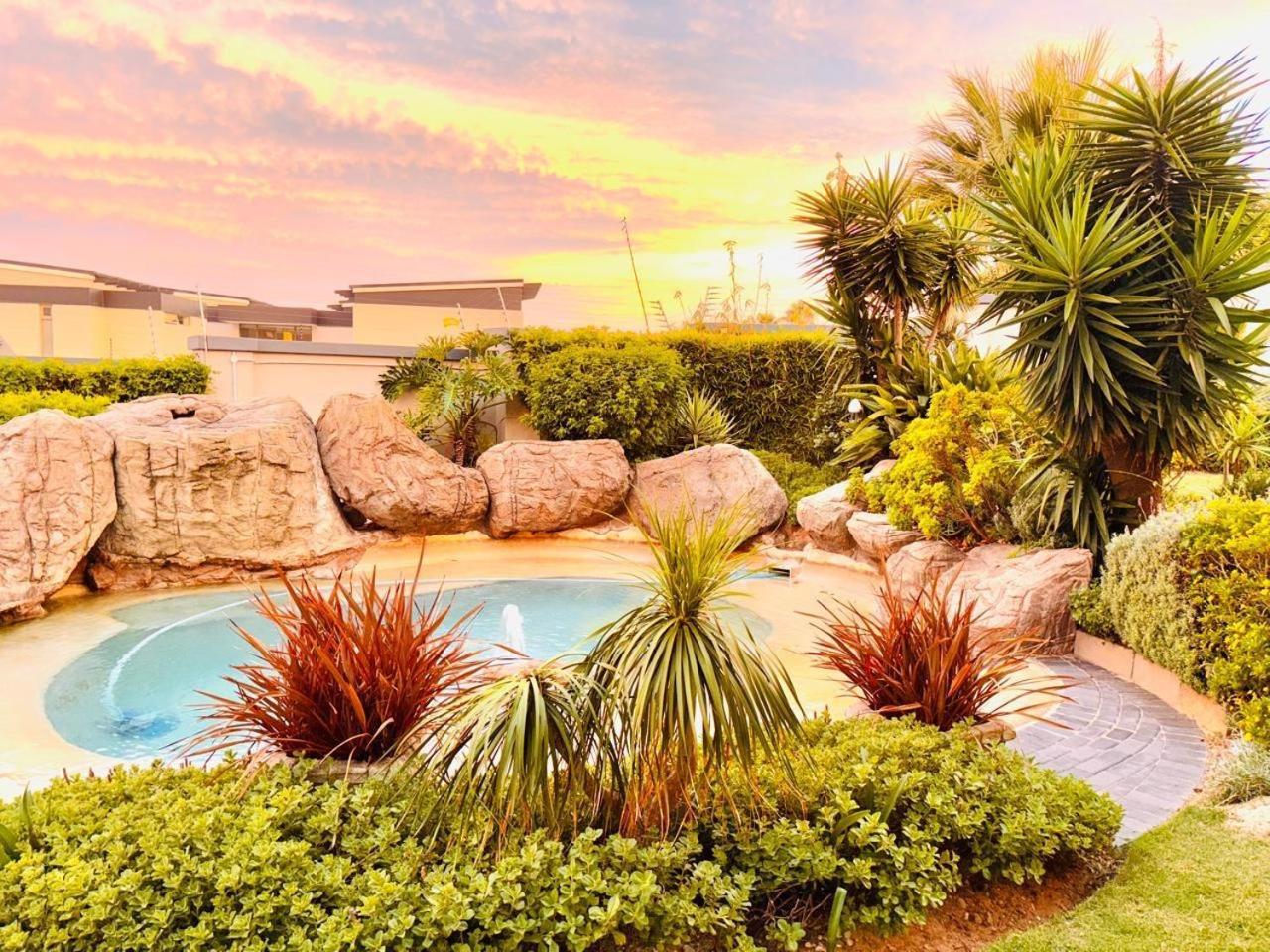 Sir Roys At The Sea Bed & Breakfast Port Elizabeth Exterior photo